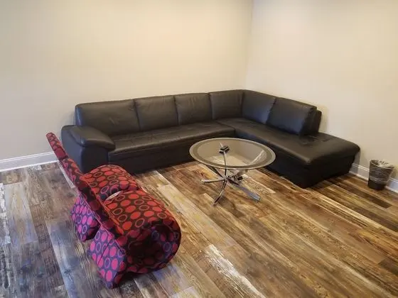 Oda, 1 En Büyük (King) Boy Yatak, Sigara İçilmez (One-Bedroom, Efficiency)