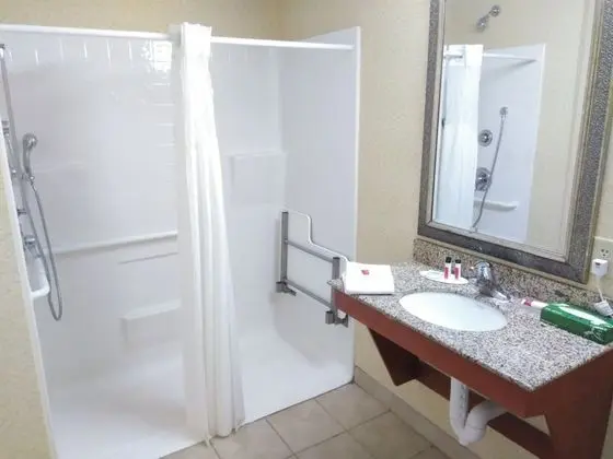 Oda, 2 Büyük (Queen) Boy Yatak, Sigara İçilmez