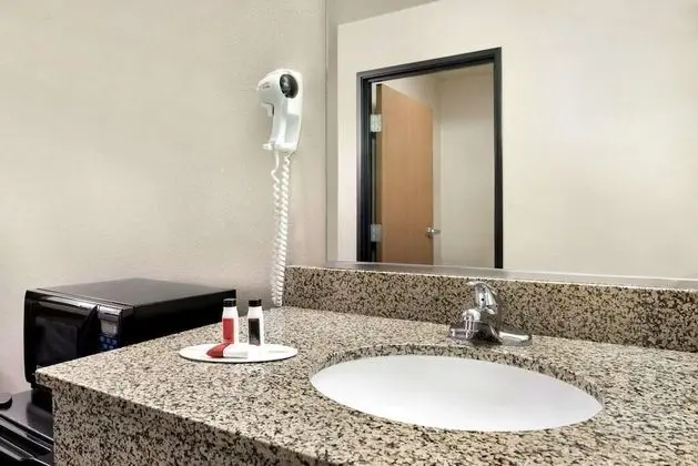 Deluxe Oda, 1 En Büyük (King) Boy Yatak, Engellilere Uygun, Sigara İçilmez (Mobility)