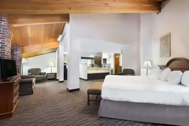 Superior Stüdyo Süit, 1 En Büyük (King) Boy Yatak, Sigara İçilmez, Havuz Manzaralı