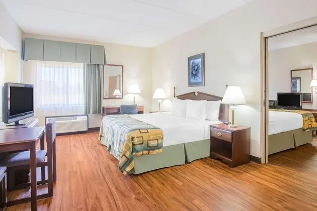 Süit, Birden Çok Yatak, Sigara İçilmez (One-Bedroom Suite)