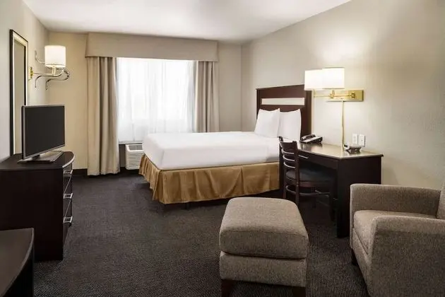 Oda, 1 Çift Kişilik Yatak, Sigara İçilmez