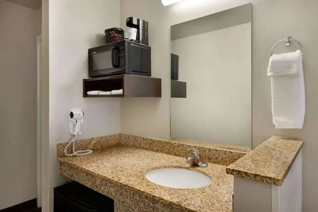 Oda, 1 Çift Kişilik Yatak, Sigara İçilmez