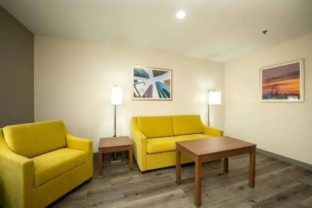 Süit, 1 En Büyük (King) Boy Yatak, Sigara İçilmez, Buzdolabı ve Mikrodalga (with Sofabed)