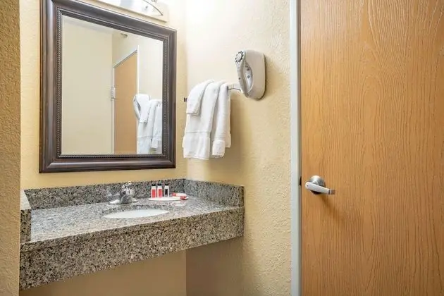 Oda, 2 Büyük (Queen) Boy Yatak, Sigara İçilmez