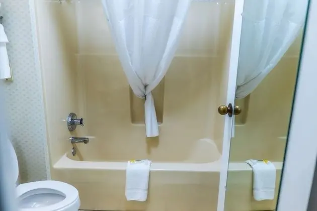 Oda, 2 Büyük (Queen) Boy Yatak, Sigara İçilmez