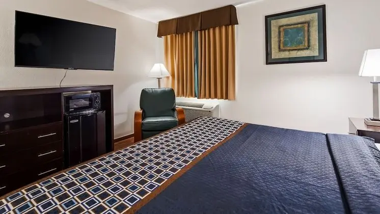 Süit, 1 En Büyük (King) Boy Yatak ve Çekyat, Sigara İçilmez, Buzdolabı ve Mikrodalga (with Sofabed)