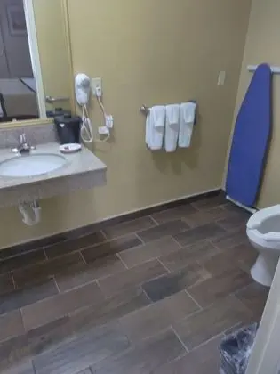 Oda, 1 En Büyük (King) Boy Yatak, Engellilere Uygun, Sigara İçilmez (Mobility Accessible)