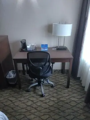 Oda, 1 En Büyük (King) Boy Yatak, Engellilere Uygun, Sigara İçilmez (Mobility Accessible)