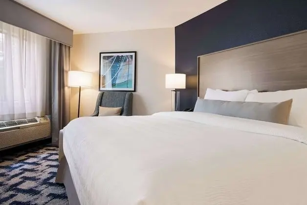 Oda, 1 En Büyük (King) Boy Yatak, Engellilere Uygun, Sigara İçilmez