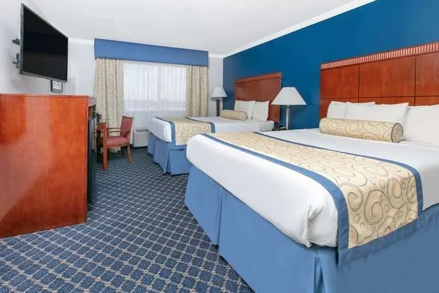 Oda, 2 Büyük (Queen) Boy Yatak, Sigara İçilmez