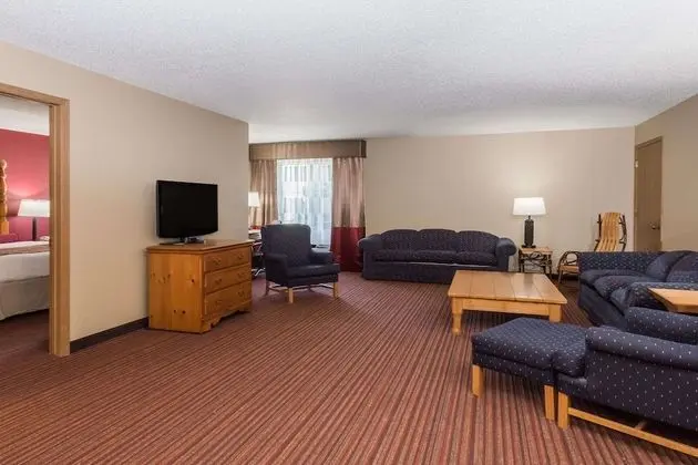 Süit, 1 Büyük (Queen) Boy Yatak ve Çekyat, Sigara İçilmez (2 rooms)
