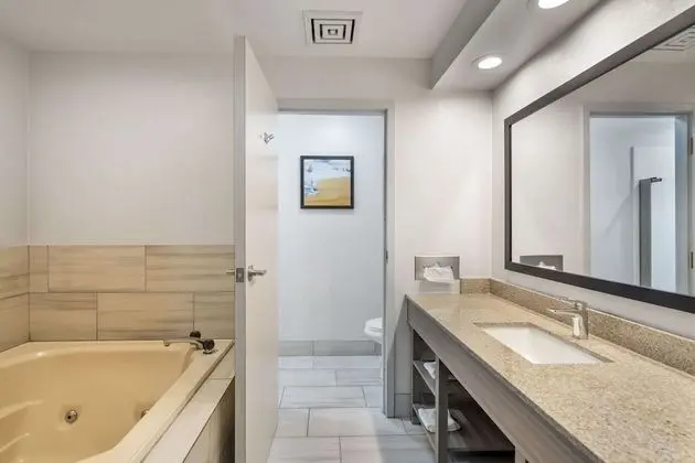 Süit, 1 En Büyük (King) Boy Yatak ve Çekyat, Sigara İçilmez