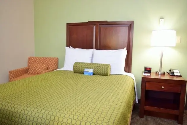 Oda, 1 Büyük (Queen) Boy Yatak, Sigara İçilmez, Ek Bina