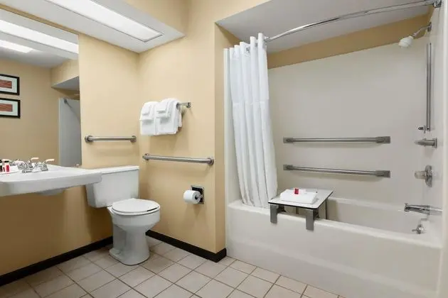 Oda, 2 Çift Kişilik Yatak, Engellilere Uygun, Sigara İçilmez (Mobility/Tub w/Grab Bars)