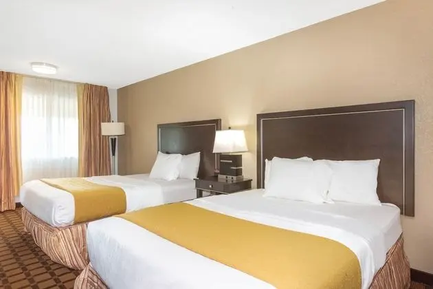 Oda, 2 Büyük (Queen) Boy Yatak, Sigara İçilmez