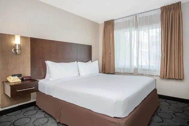 Deluxe Oda, 1 En Büyük (King) Boy Yatak, Engellilere Uygun, Sigara İçilmez (Mobility Accessible)