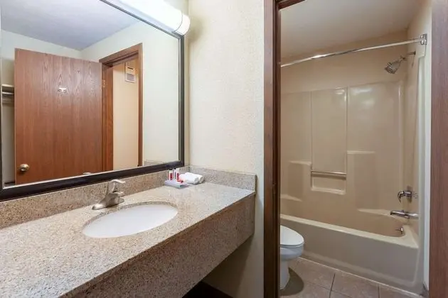 Deluxe Oda, 2 Büyük (Queen) Boy Yatak, Balkon, Göl Manzaralı