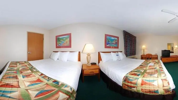 Deluxe Oda, 2 Büyük (Queen) Boy Yatak, Sigara İçilmez