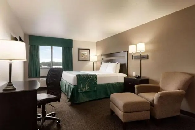 Oda, 1 En Büyük (King) Boy Yatak, Engellilere Uygun, Sigara İçilmez