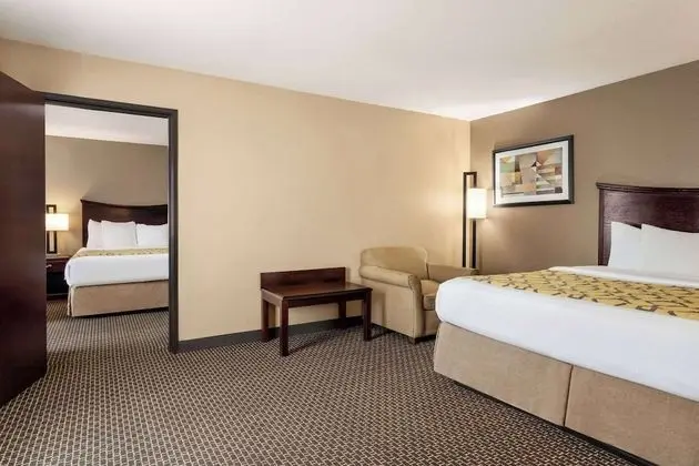 Süit, Birden Çok Yatak, Sigara İçilmez (One-Bedroom Suite)