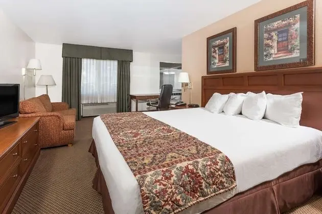 Oda, 1 En Büyük (King) Boy Yatak, Sigara İçilmez