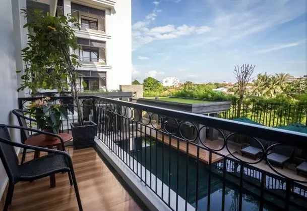 Premier Tek Büyük Yataklı Oda (Free One Way Pick Up)