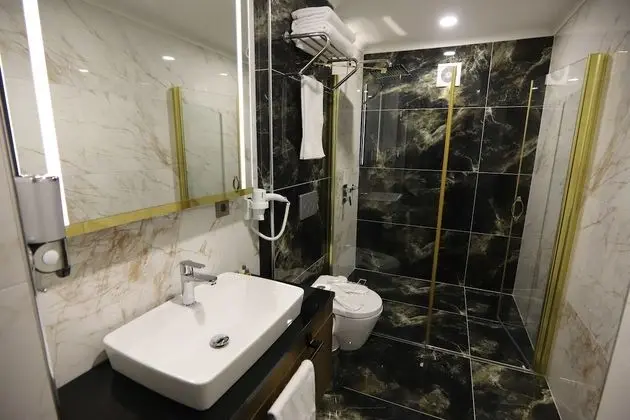Luxury Oda