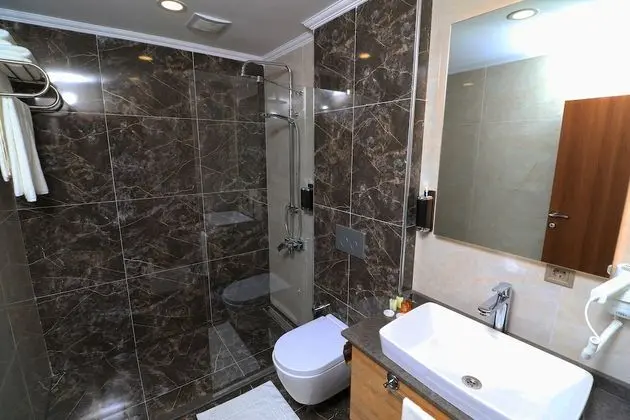 Queen Suite
