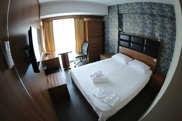 Standart Oda, Kara Manzaralı