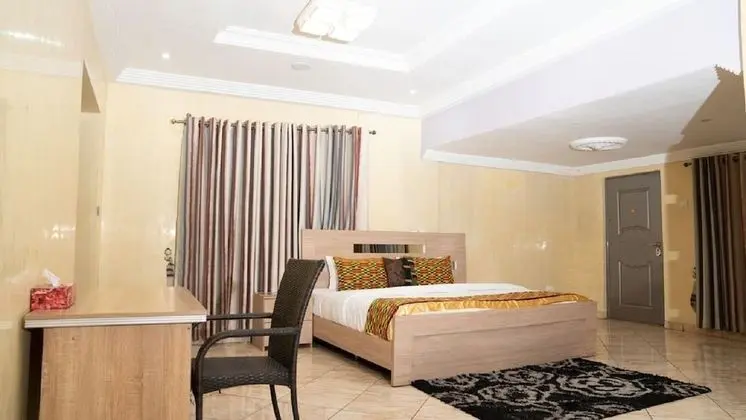 Deluxe Tek Büyük Yataklı Oda