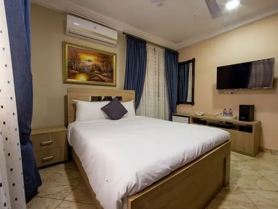 Deluxe Tek Büyük Yataklı Oda