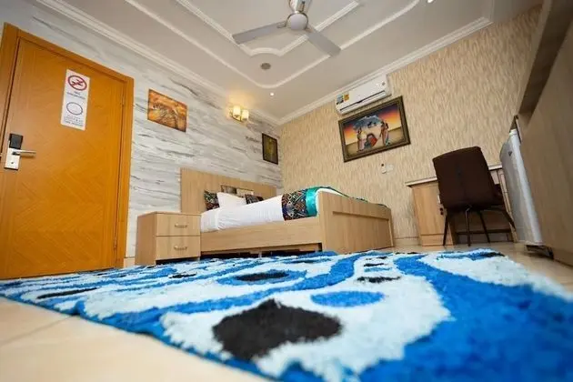 Deluxe Tek Büyük Yataklı Oda