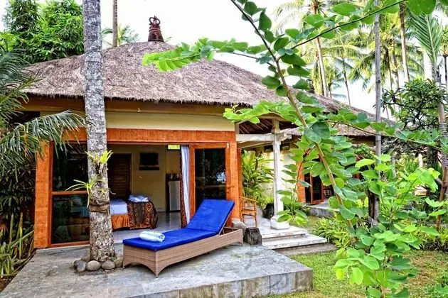 Bungalov, Havuz Manzaralı