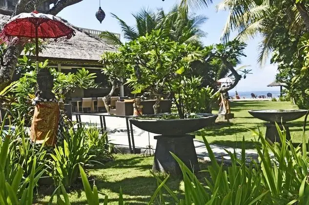Bungalov, Havuz Manzaralı