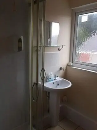 Basic İki Ayrı Yataklı Oda, Ortak Banyo