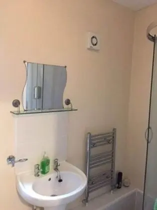 Economy Dört Kişilik Oda, Ortak Banyo