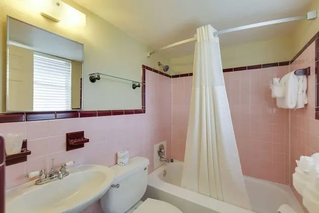 Delüks, İki adet Çift Kişilik Yataklı (Kitchenette)
