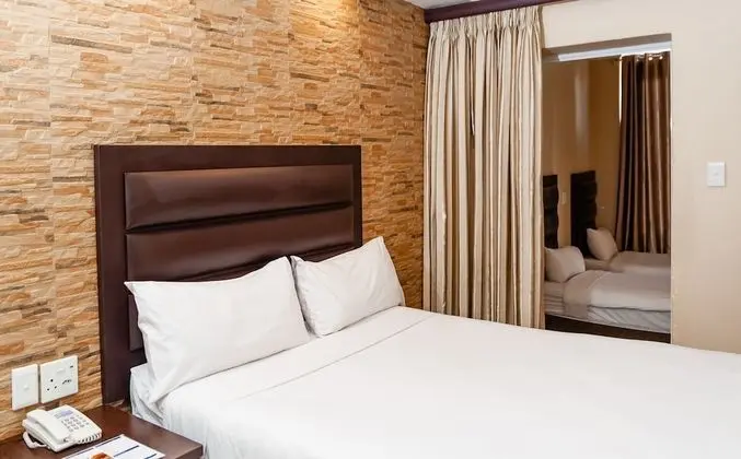 Luxury Tek Büyük Yataklı Oda