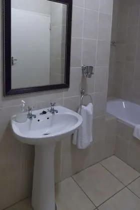 Comfort Oda, 1 Yatak Odası (Rm 1, Double bed, garden access)