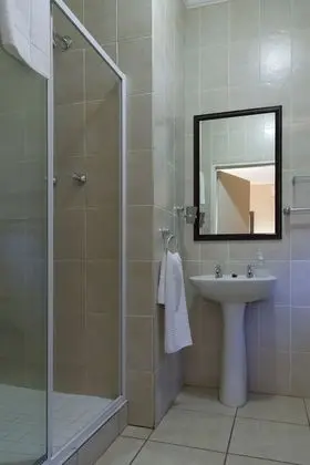 Comfort Oda, 1 Yatak Odası (Rm 2, Double bed, garden access)