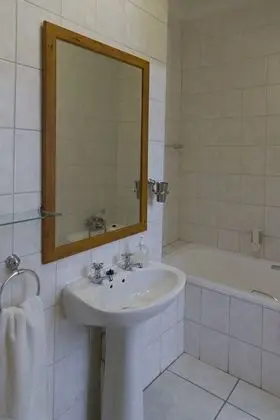 Comfort Oda, 1 Yatak Odası (Rm 3, Double bed, view of garden)