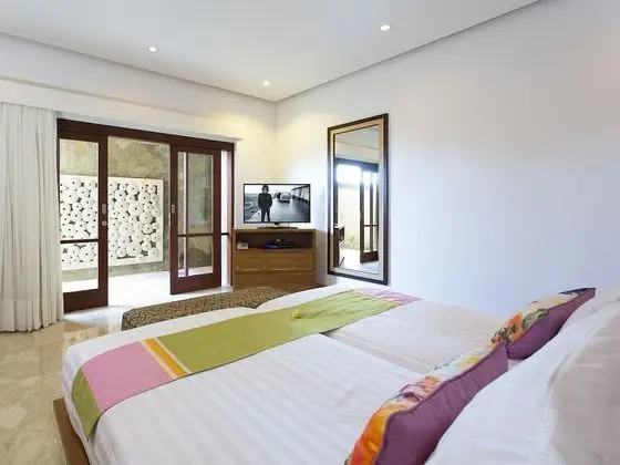 Villa, Denize Sıfır (Bayu Gita)