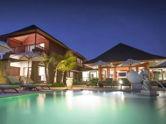 Villa, Denize Sıfır (Bayu Gita)