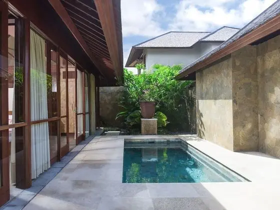 Villa, Denize Sıfır (Bayu Gita)