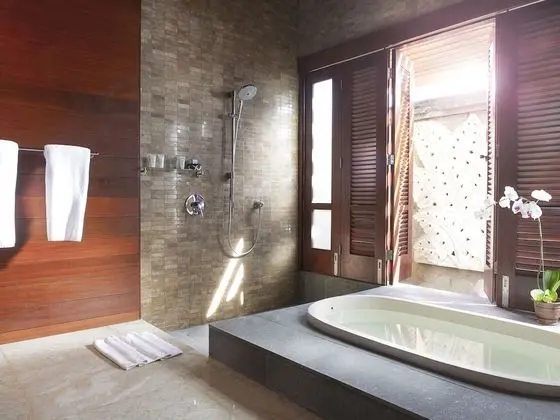 Villa, Denize Sıfır (Bayu Gita)
