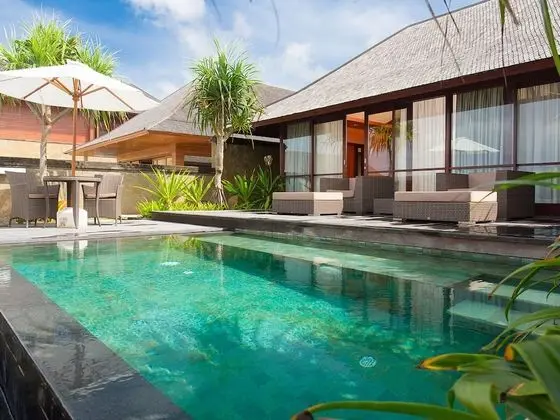 Villa, Denize Sıfır (Bayu Gita)
