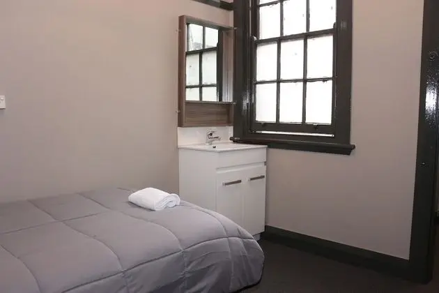 Tek Kişilik Oda, Ortak Banyo