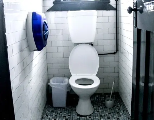 Tek Kişilik Oda, Ortak Banyo