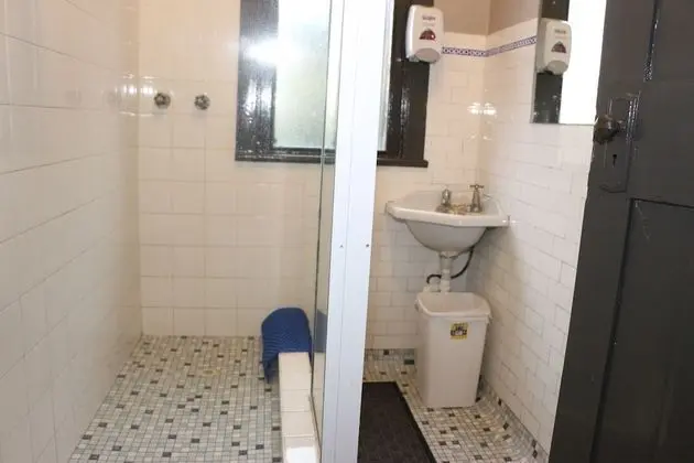 Tek Kişilik Oda, Ortak Banyo